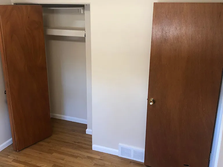 35138 Sansburn St — Photo 14