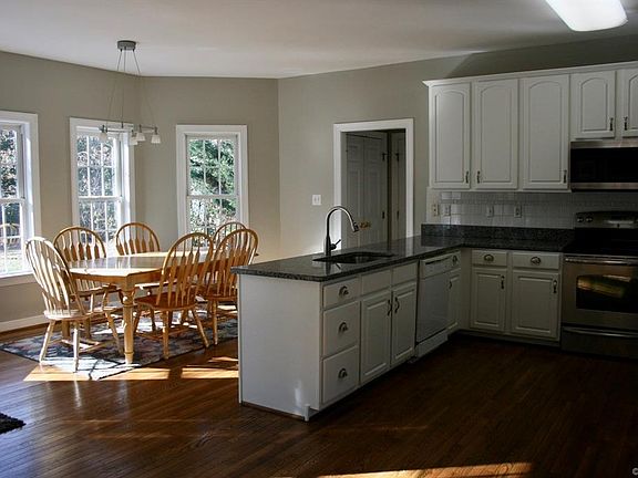 5th image of 9067 Little Joselyn Dr