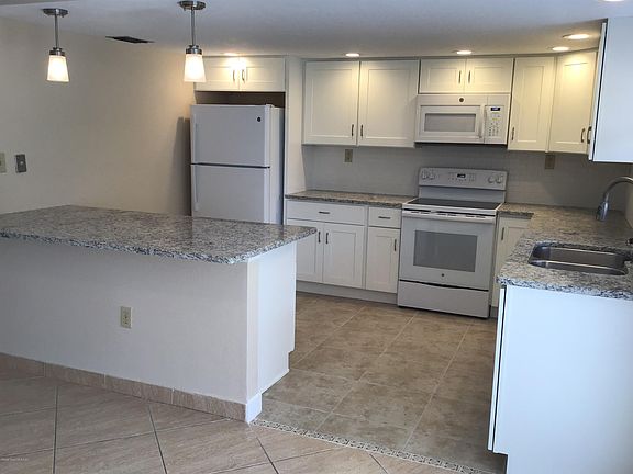 3rd image of 436 Blue Jay Ln