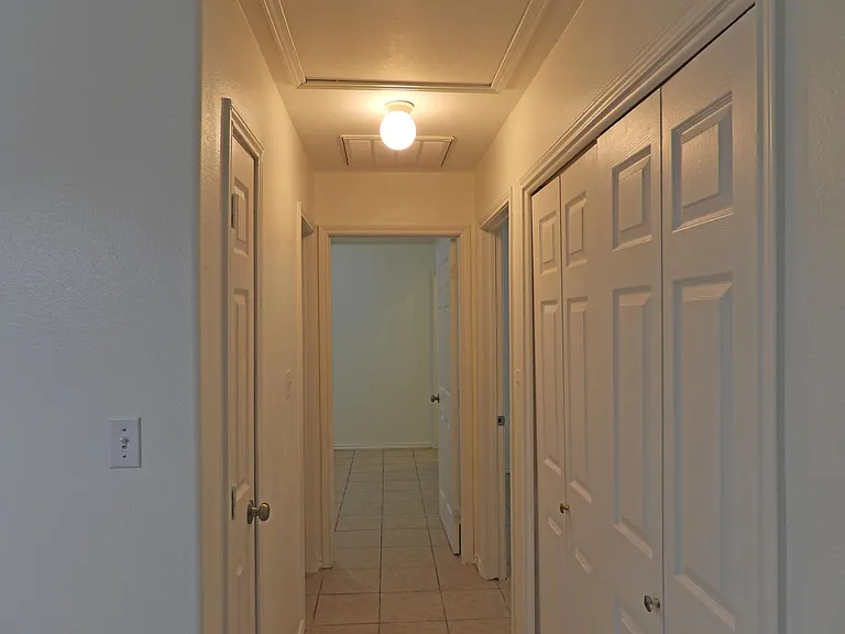 1806 S Ironwood St #A — Photo 5