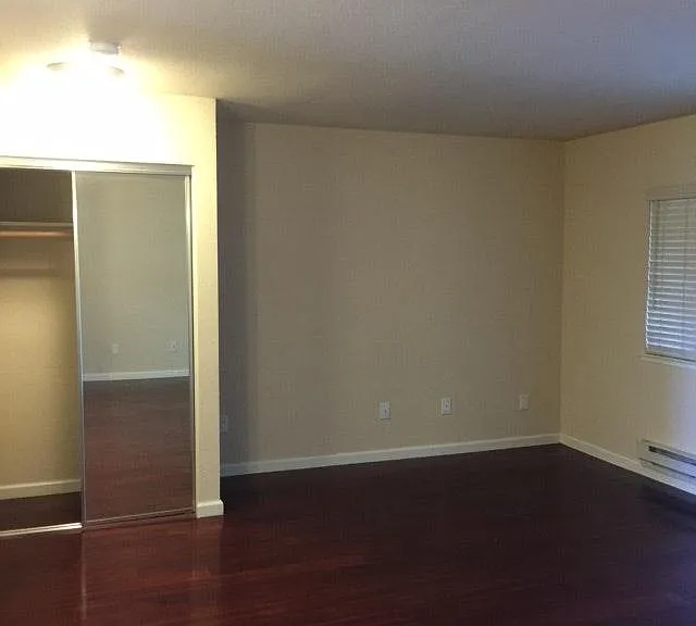 300 Glenwood Cir #290 — Photo 7
