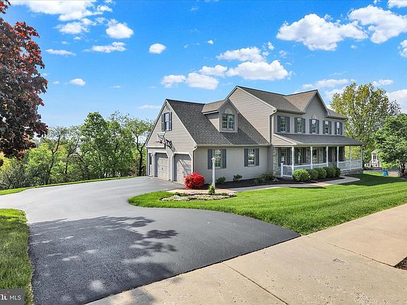 3rd image of 678 W Ridge Rd