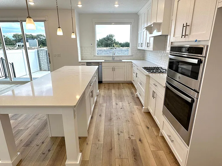 5384 W Chert Ln — Photo 2