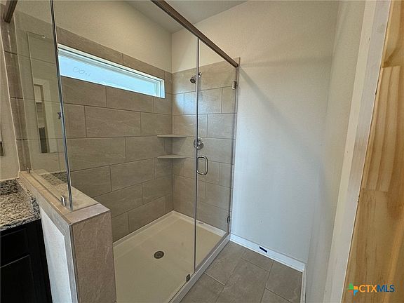 4th image of 925 James Parker Cir