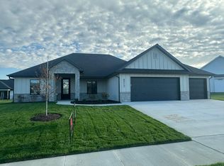 2822 Misty Flower Dr, Columbia, MO 65203