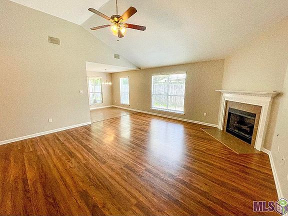 3rd image of 11422 Buckingham Ave