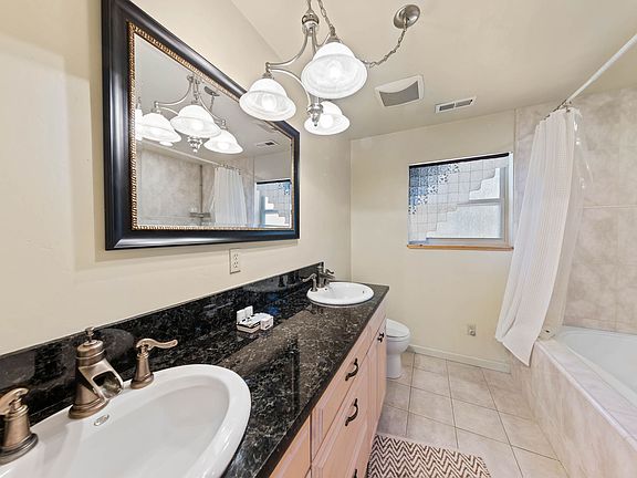 5th image of 390 Pineland Dr