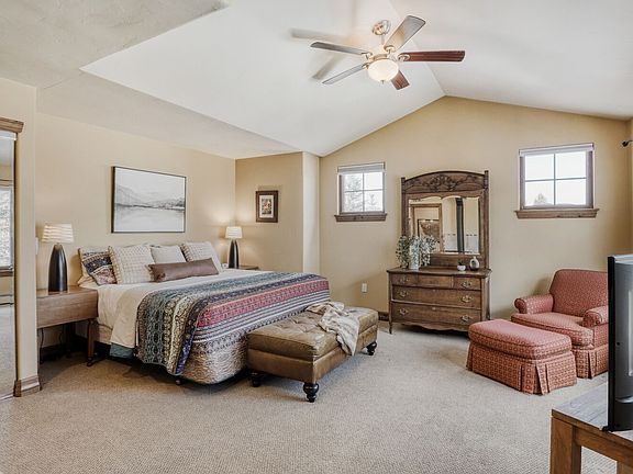 4th image of 15 Chestnut Lane UNIT 15