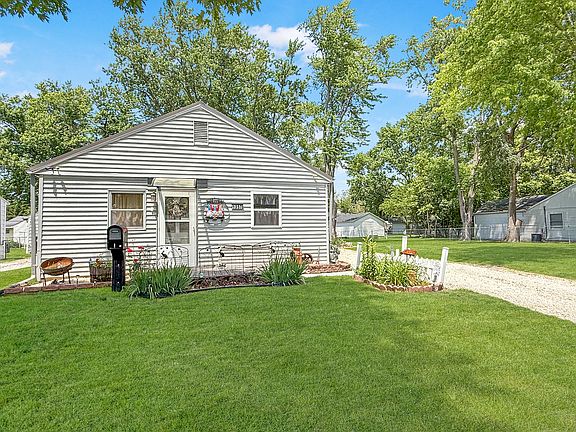 2nd image of 1357 Fairlawn Dr