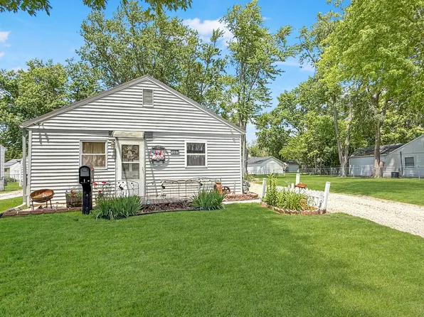 1357 Fairlawn Dr, Rantoul, IL 61866
