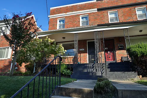 6131 1st Pl NE Photo 1