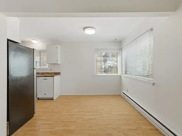 1408 Queen Anne Ave N — Photo 18
