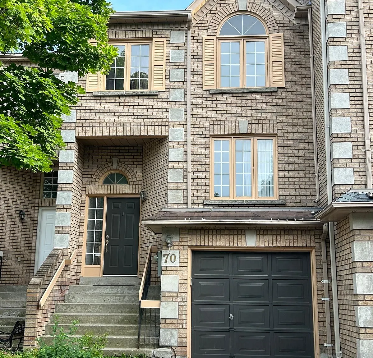 4 bed, $3,590 — Photo 1