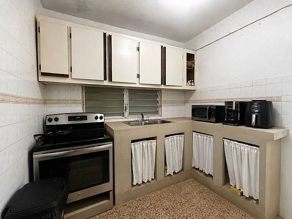 3rd image of 4 Calle Santa Teresa