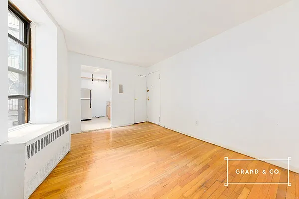 Rented by Grand & Co. | media 18