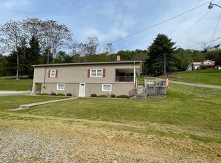 225 Grandview Dr, Clarington, OH 43915