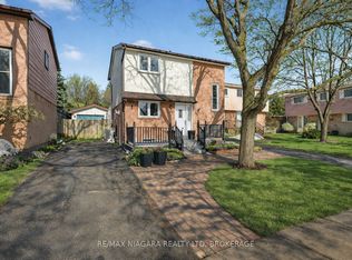 75 Berrisfield Cres, Hamilton, ON L8T4X1