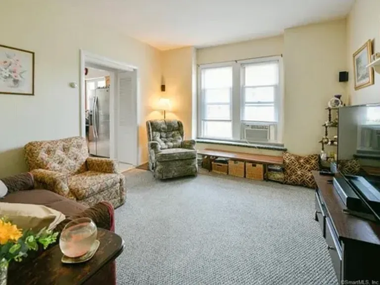 1544 Stanley St — Photo 13