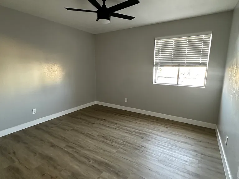 2721 E Marconi Ave #1 — Photo 4