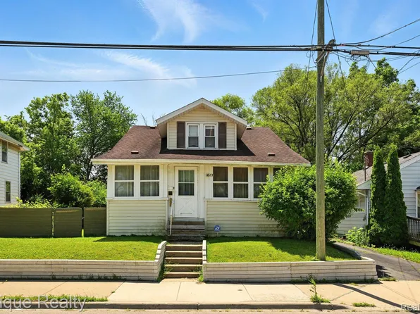 2517 Corunna Rd, Flint, MI 48503