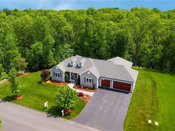 68 Cedar Forest Rd, Smithfield, RI 02917