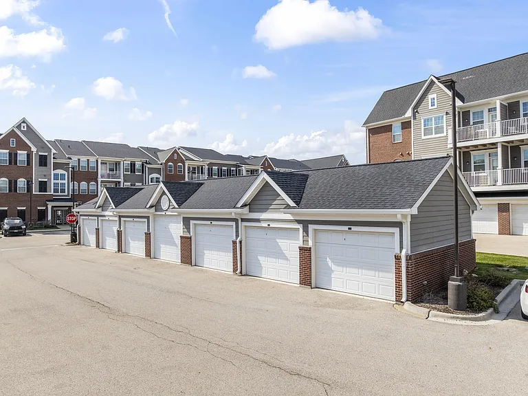 Village Place Apartments — Photo 53