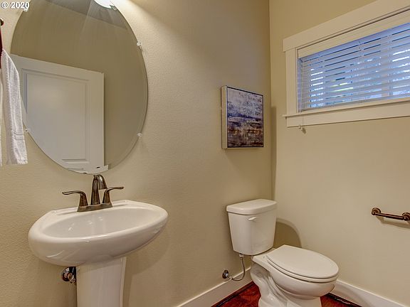 5th image of 7562 NE Owens St
