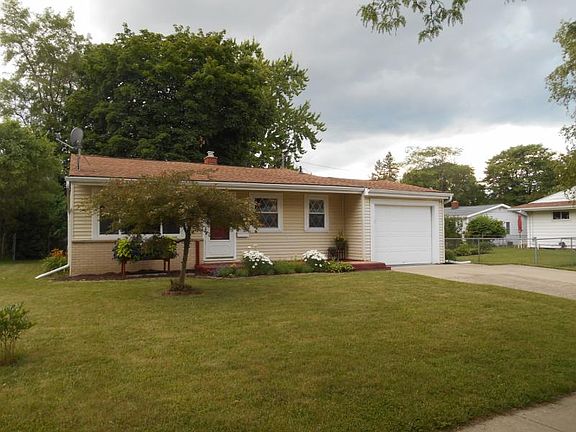 2nd image of 710 Tamarac Dr