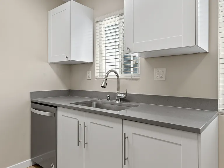 163 Covina Ave #2 — Photo 4