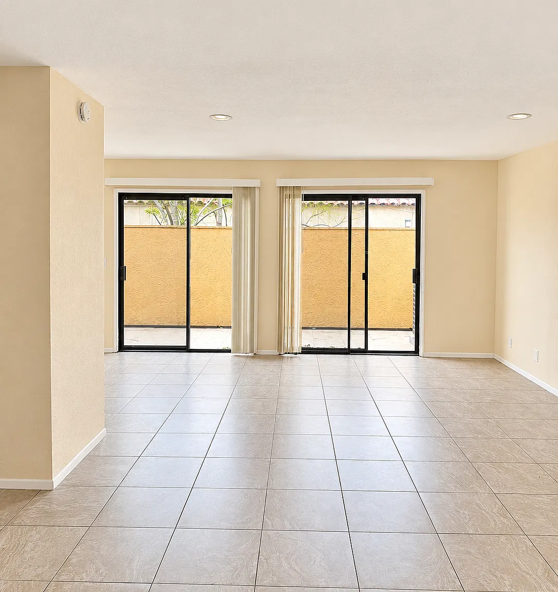 3 bed, 2.5 bath, 1400 sqft, $3,595 — Photo 1