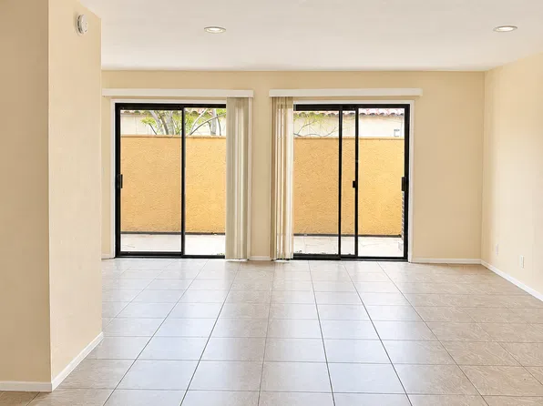 318 S Helena St APT 111, Anaheim, CA 92805