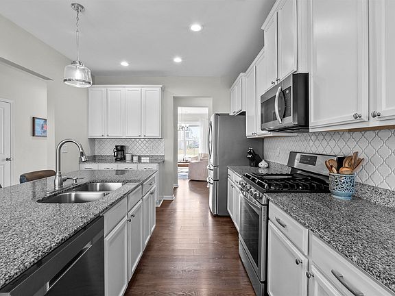 5th image of 2 Hay Field Ct