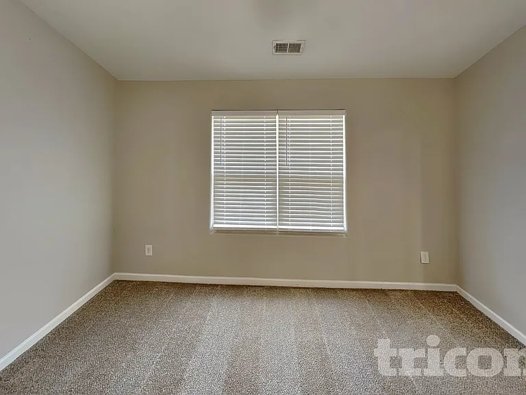 9203 Putnam Pl — Photo 6