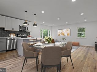 1 Mimosa Ln, Levittown, PA