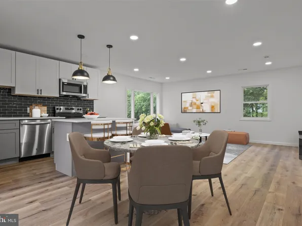 1 Mimosa Ln, Levittown, PA 19054