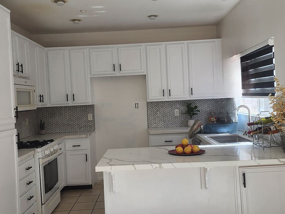 1st image of 547 Hart Dr Unit 3