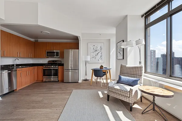 Rented by Greystar | media 1