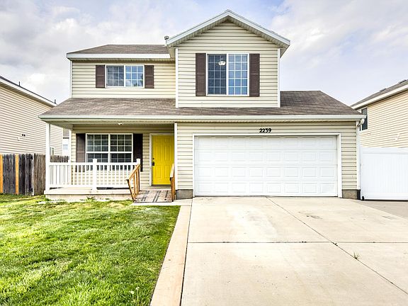 2nd image of 2239 E Lennox Ln
