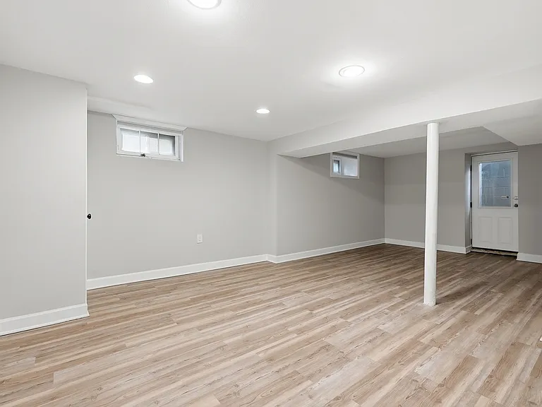 10 Birch Ave — Photo 18