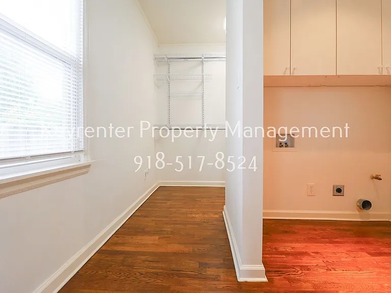 923 E 37th Pl — Photo 9