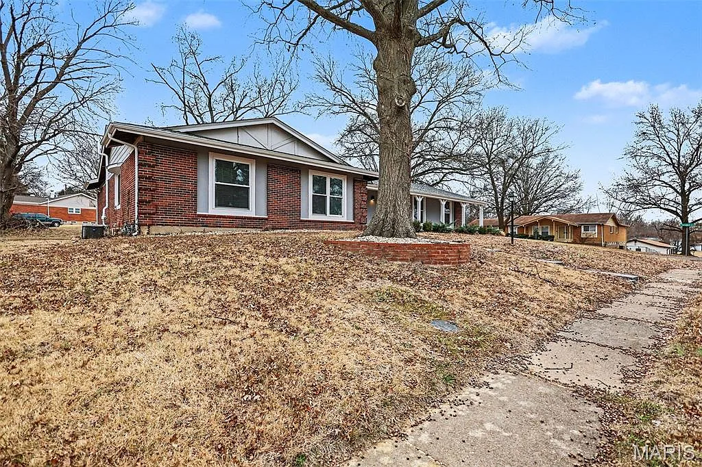 11720 Sheffield Dr photo 1
