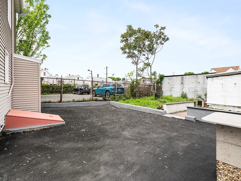 16 Oakes St #1 — Photo 17