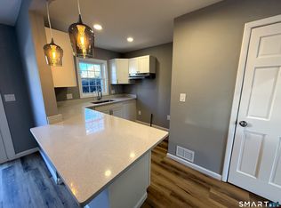 Longmeadow, Milford, CT 06460