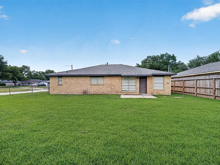 3602 Cedarcrest Dr — Photo 24