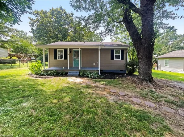 310 Cole St, Thomasville, NC 27360