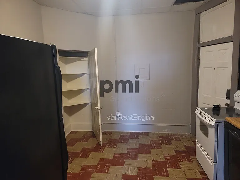 601 Monroe Ave #8 — Photo 2