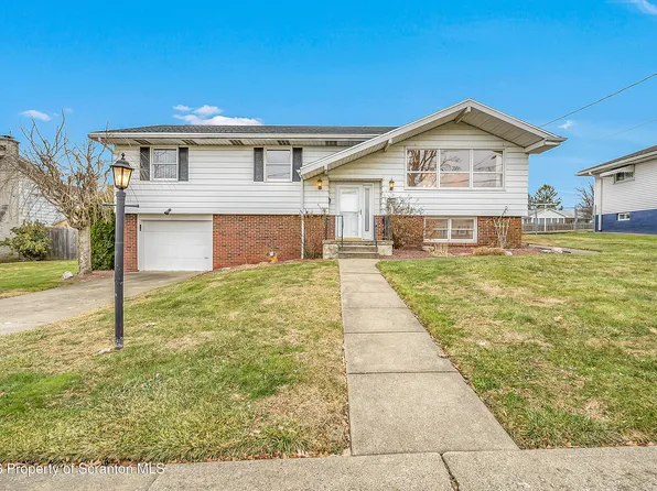 803 June Ln, Moosic, PA 18507