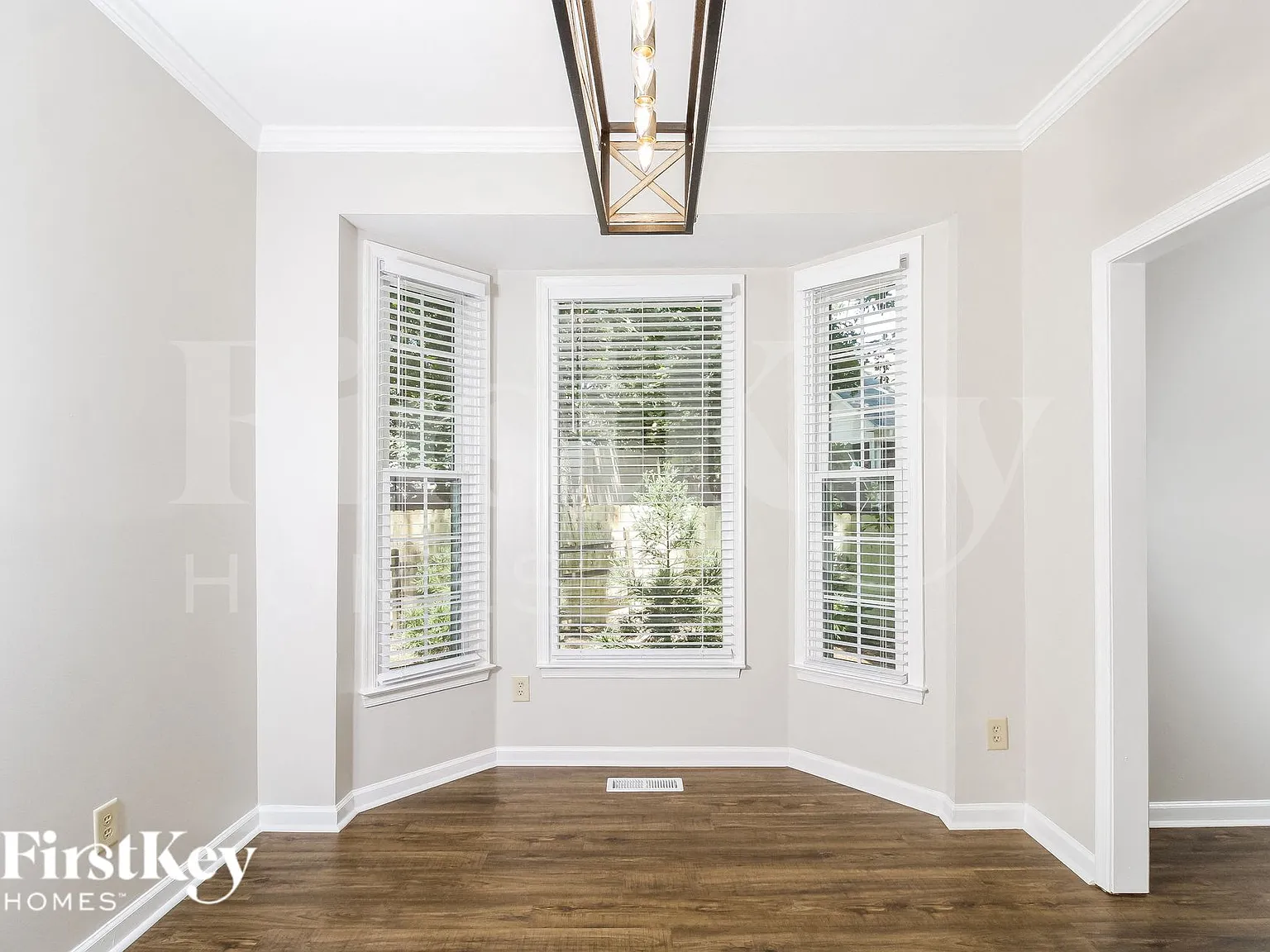 4 bed, 2.5 bath, 2340 sqft, $2,710 — Photo 4