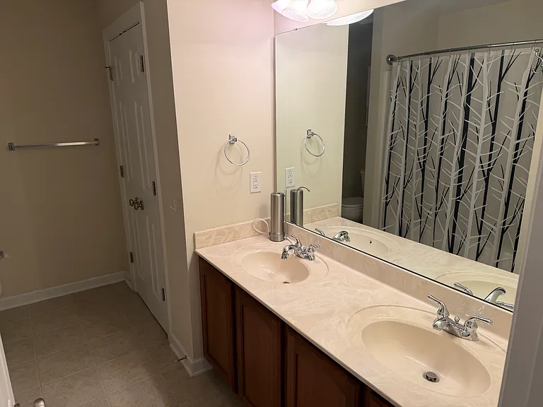 707 Bartlett Cir — Photo 17