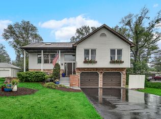 1011 Shady Ln, Lombard, IL 60148